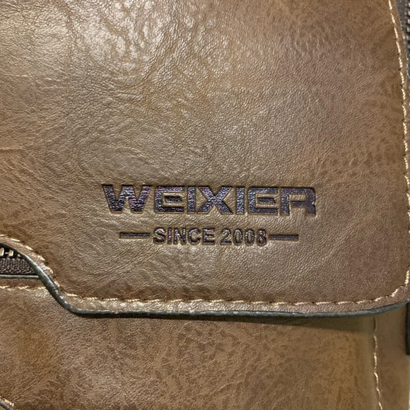 Men’s Weixier Leather Messenger Crossbody Bag - Picture 4 of 15